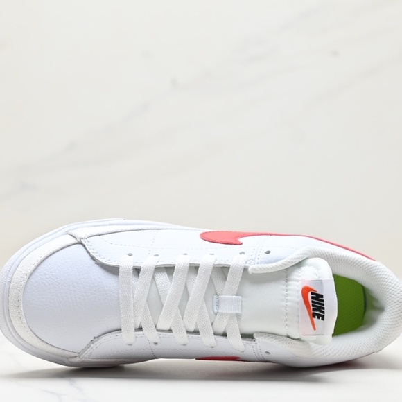 Nike sneakers shoes red - Picture 2 of 9